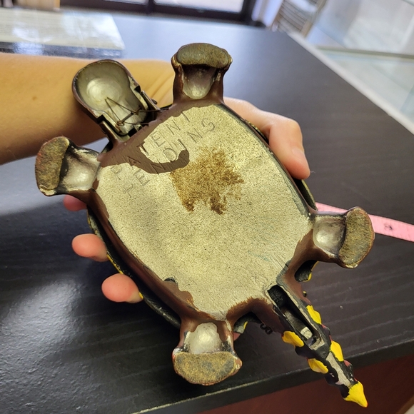 Cast metal turtle storage box - Picture 5 of 5